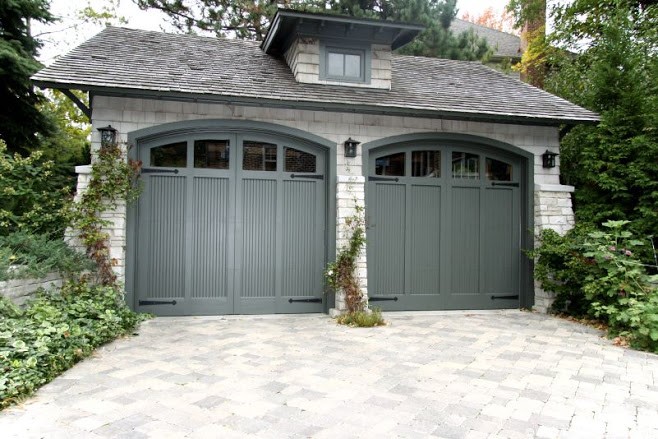 A Few Different Styles of Garage Doors to Choose From